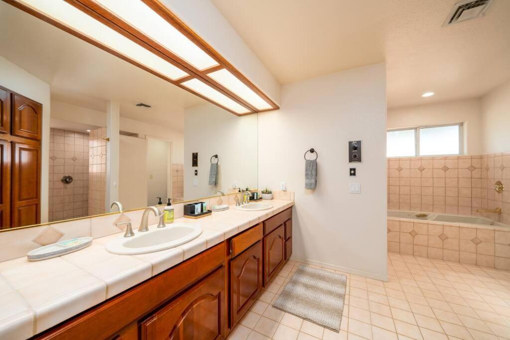 Grand Havasu Oasis With Custom Pool & Spa! Lake Havasu City Exterior foto